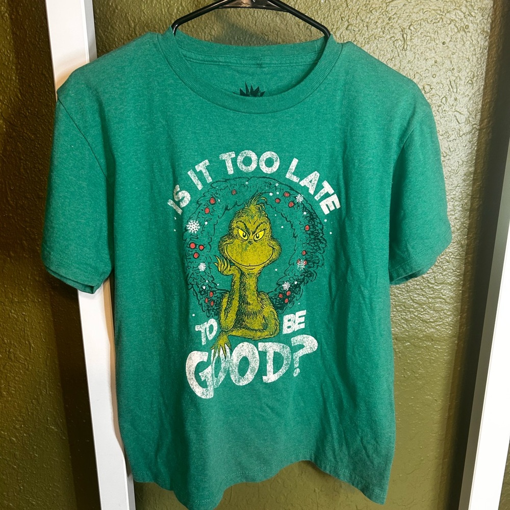 Green Grinch Graphic T-Shirt Christmas holiday playful woman size large